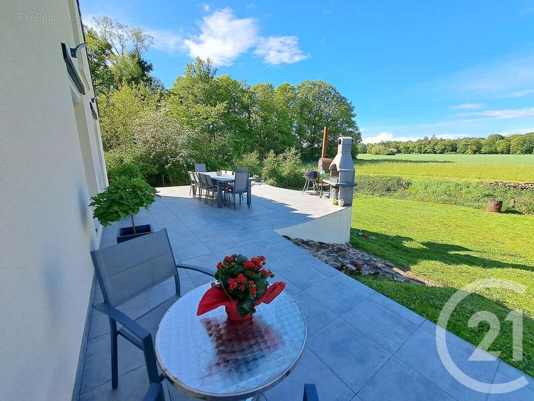 Maison à CHATILLON-LA-BORDE