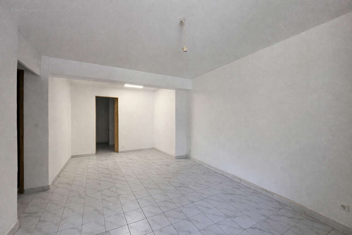 Appartement à CHATEAUNEUF-DE-GADAGNE