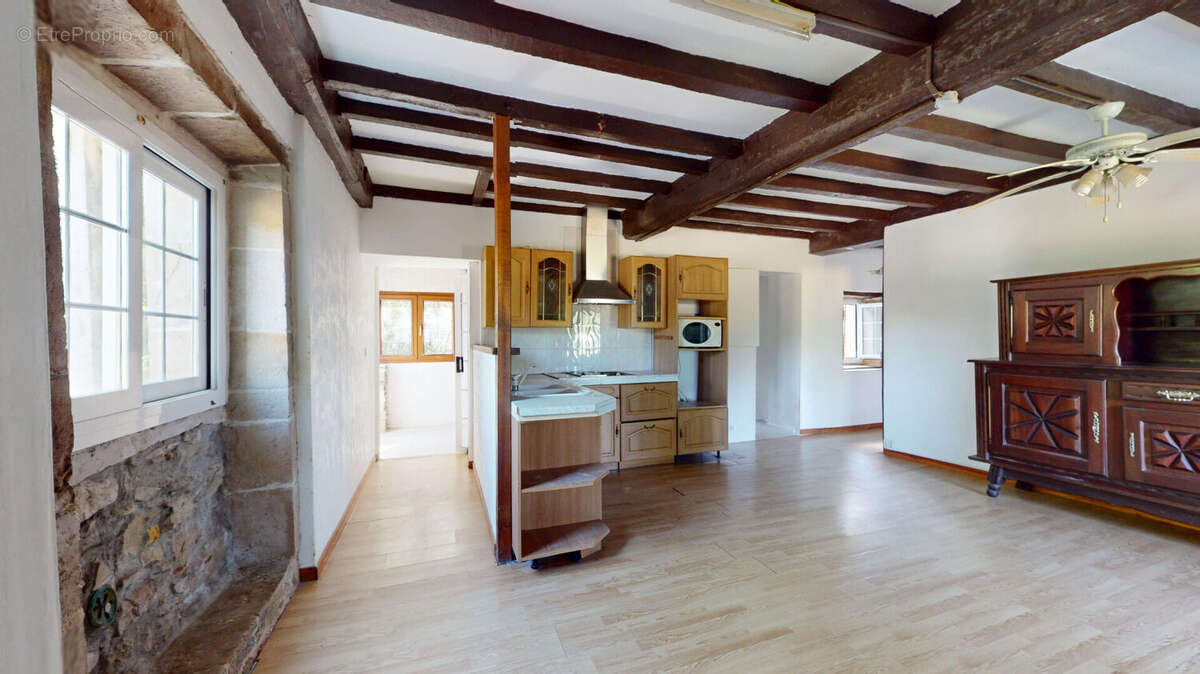 Maison à URT