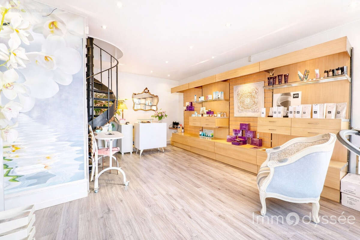 Commerce à NEUILLY-PLAISANCE