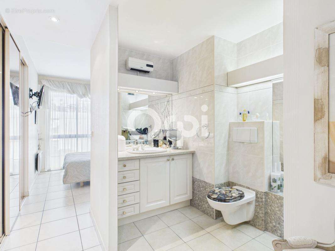 Appartement à MANDELIEU-LA-NAPOULE