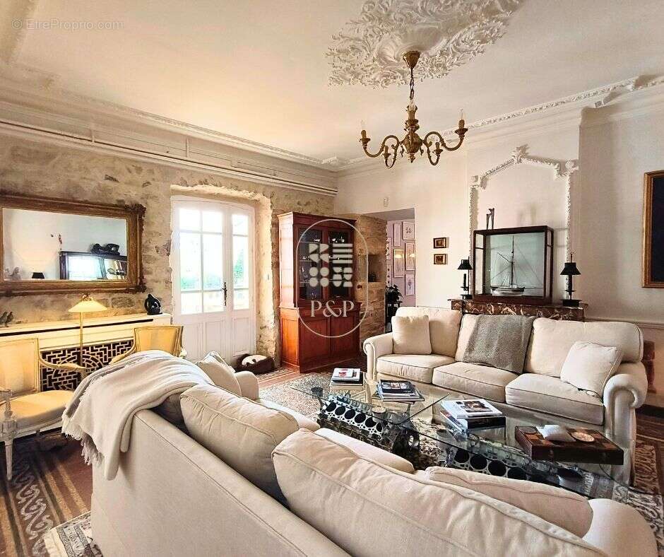 Maison à GARRIGUES-SAINTE-EULALIE