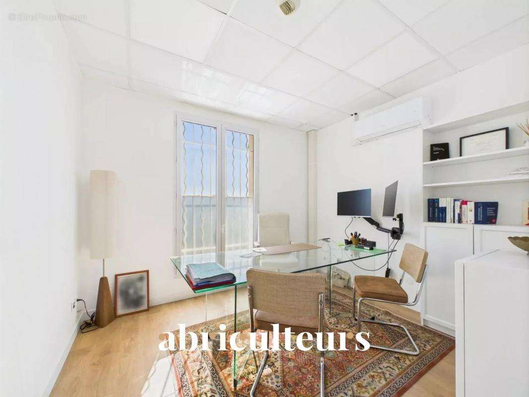 Commerce à MARSEILLE-15E