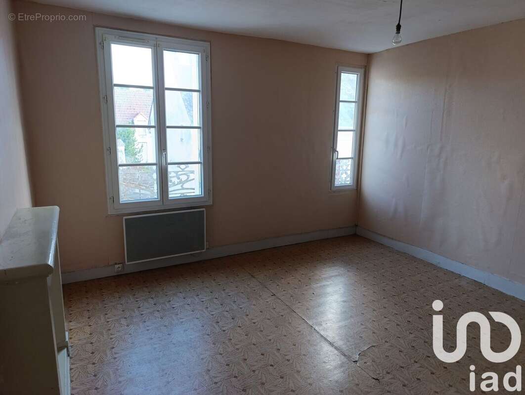 Maison 57 m² à Lucay-Le-Male  - photo 7