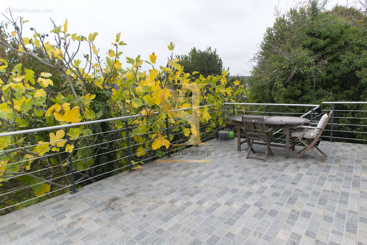 Maison à LA VILLE-DU-BOIS