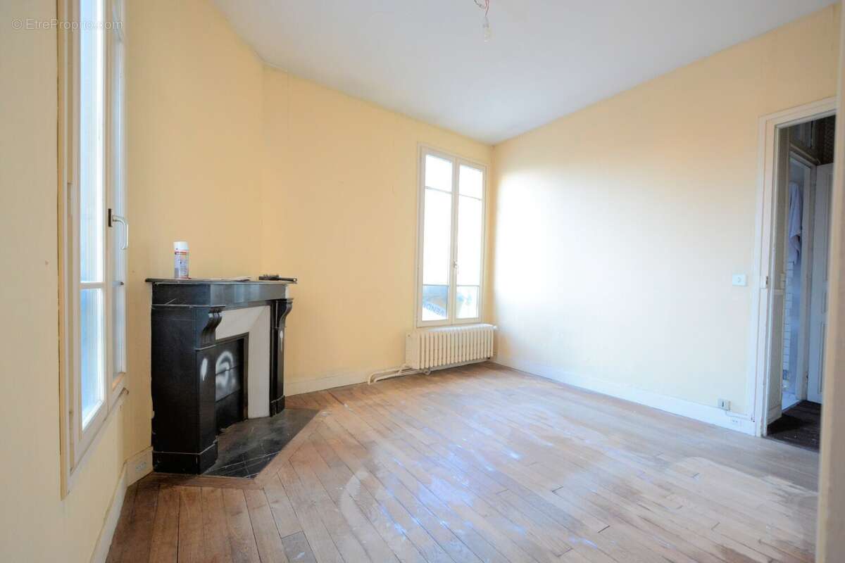 Maison à SAINT-MAUR-DES-FOSSES