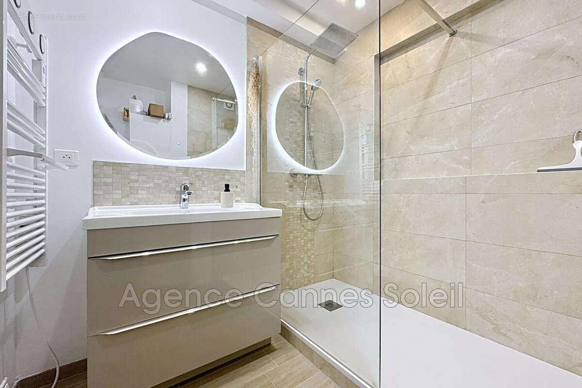 Appartement à MANDELIEU-LA-NAPOULE