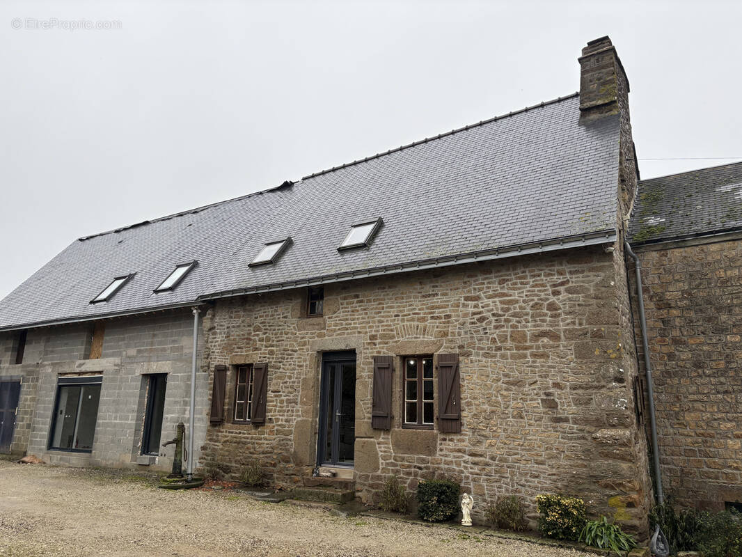 Maison à SAINT-AUBIN-FOSSE-LOUVAIN