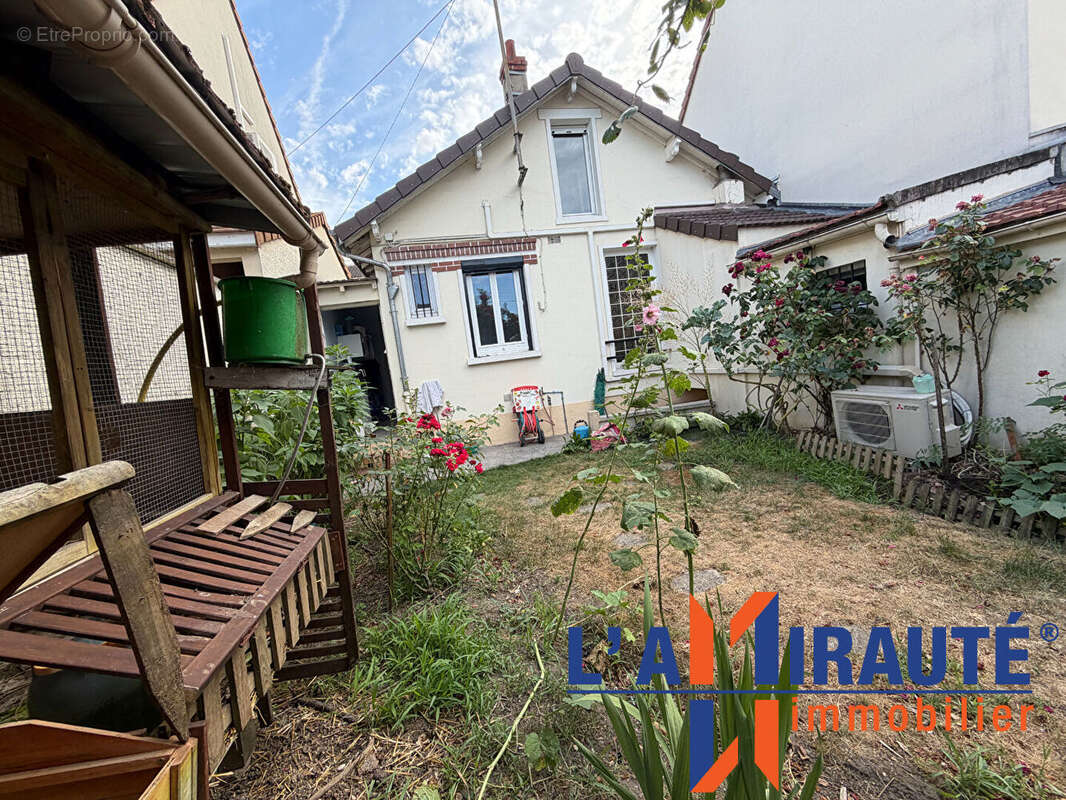 Maison à SARTROUVILLE