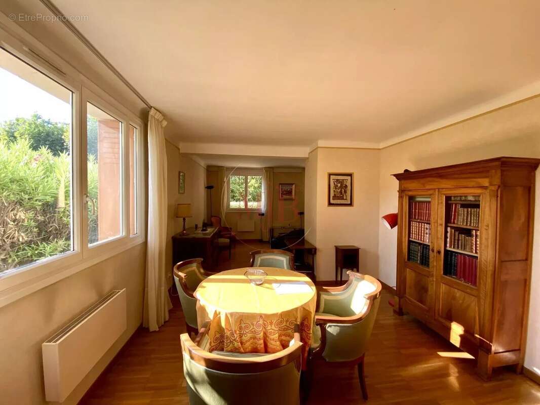 Aix est t4/5 sans nuisance 84 m2 toutes commodites - photo 7