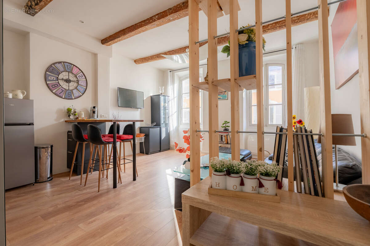 Appartement à MARSEILLE-1E