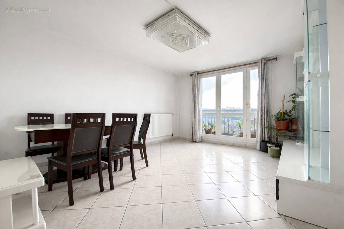 Appartement à NOISY-LE-SEC