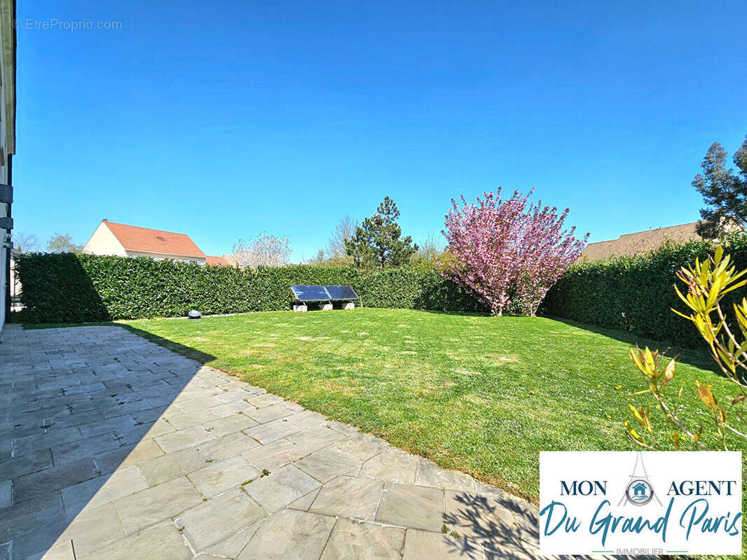 Maison à TOUSSUS-LE-NOBLE