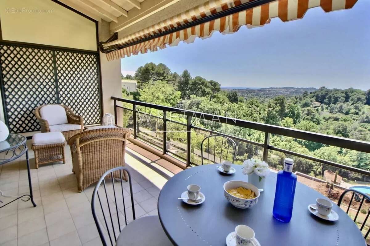 Appartement à MOUGINS
