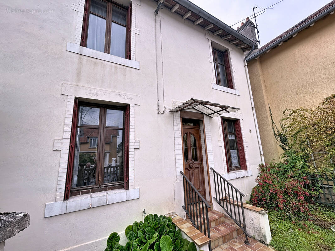 Maison à COMMERCY