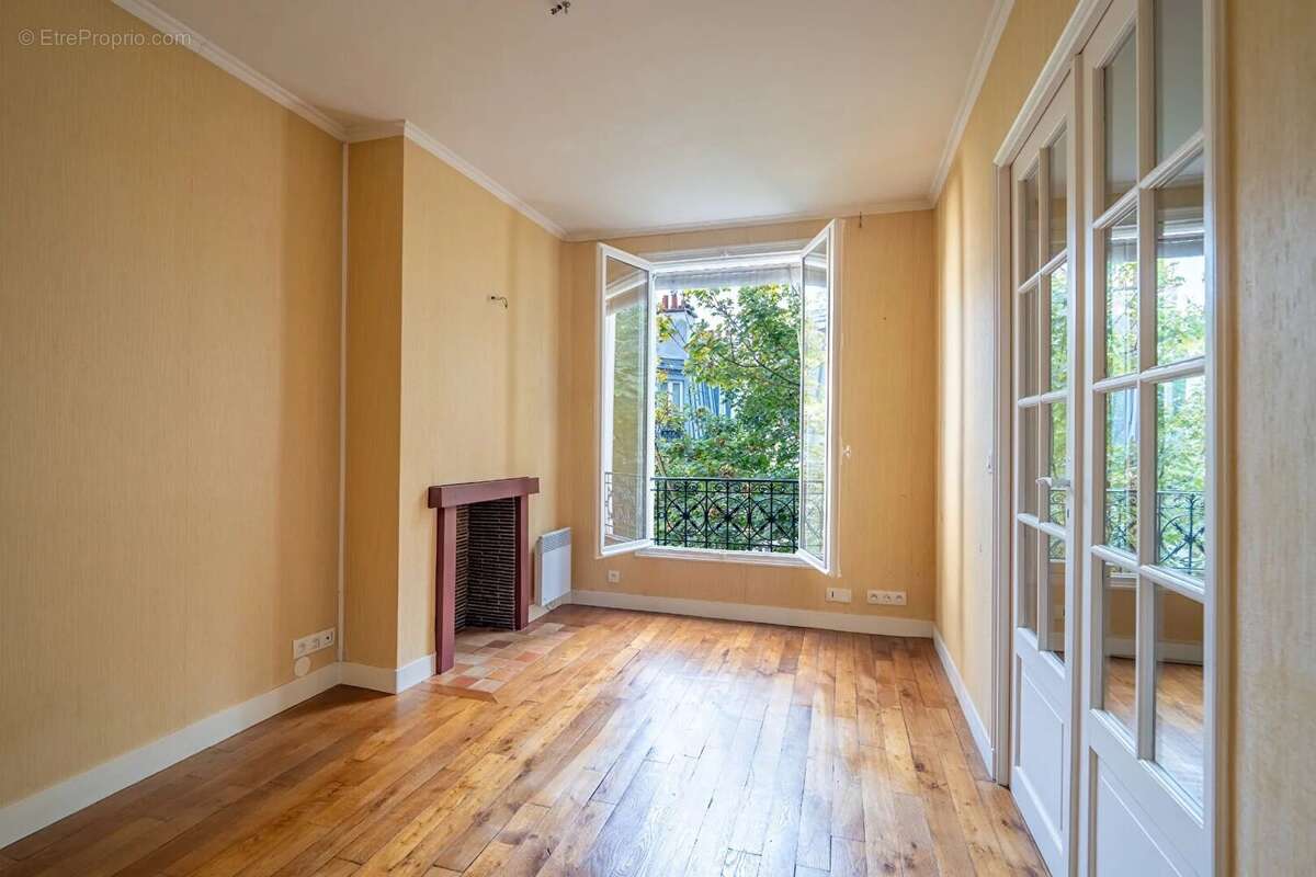 Appartement à PARIS-18E