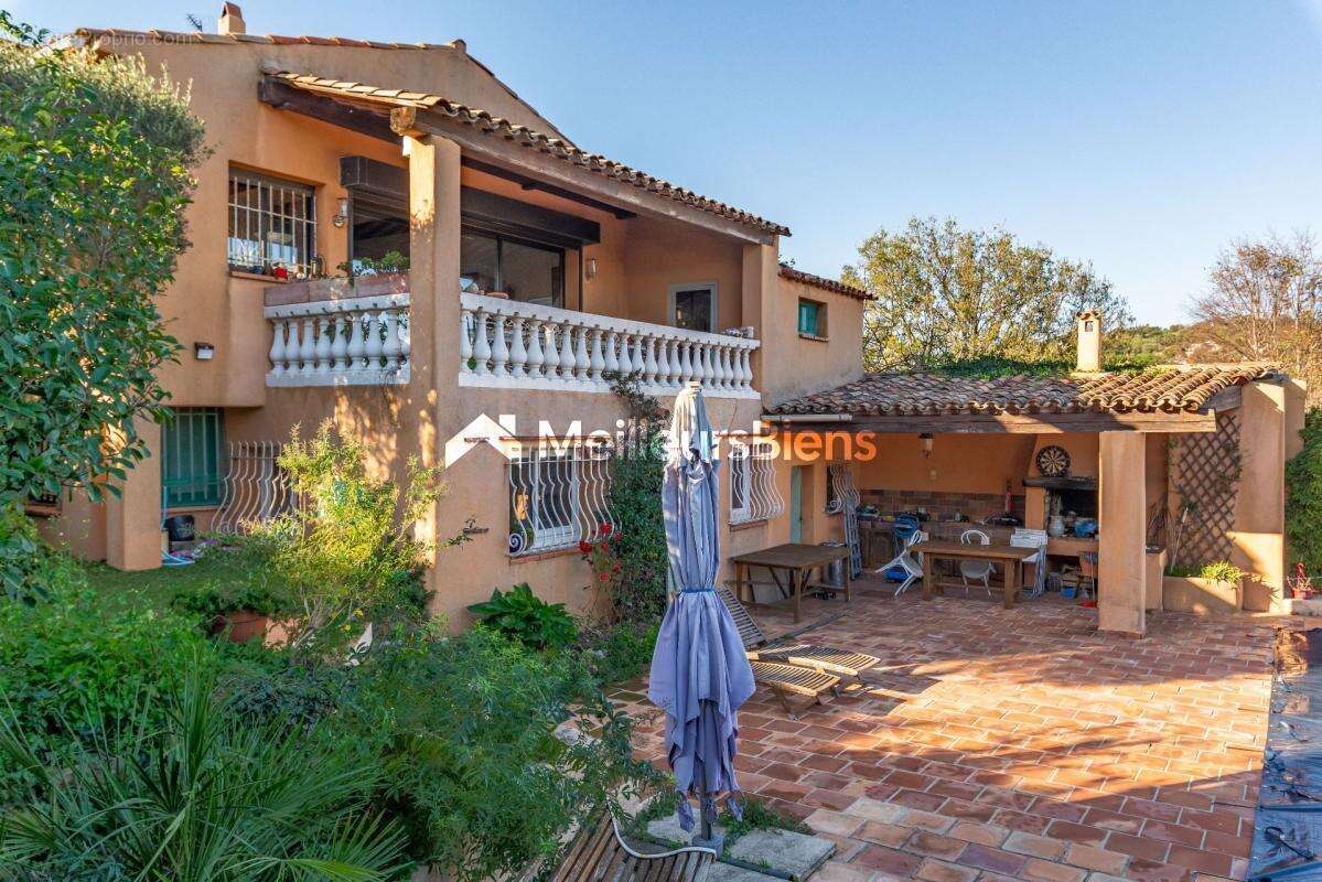 Maison à LES ADRETS-DE-L&#039;ESTEREL