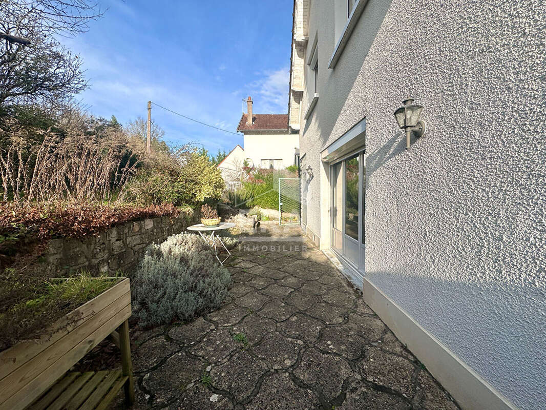 Maison à SAINT-PIERRE-LES-NEMOURS