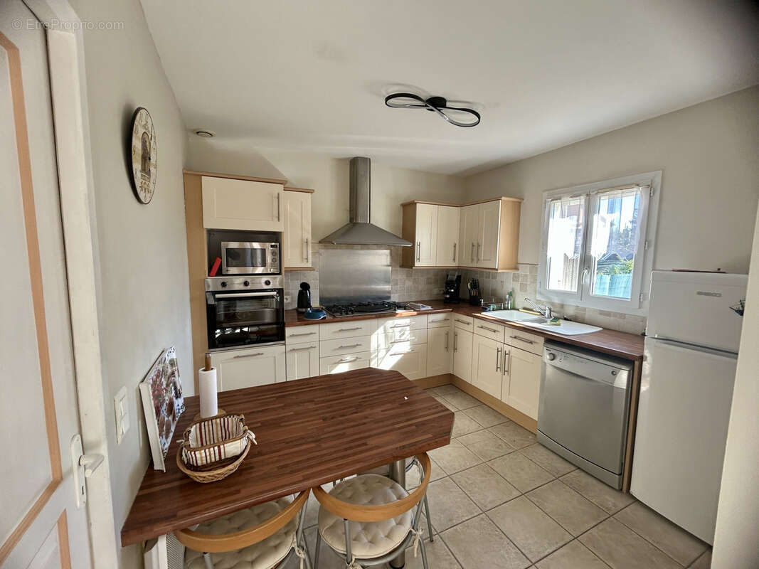 Maison à SAINT-QUENTIN-LA-POTERIE