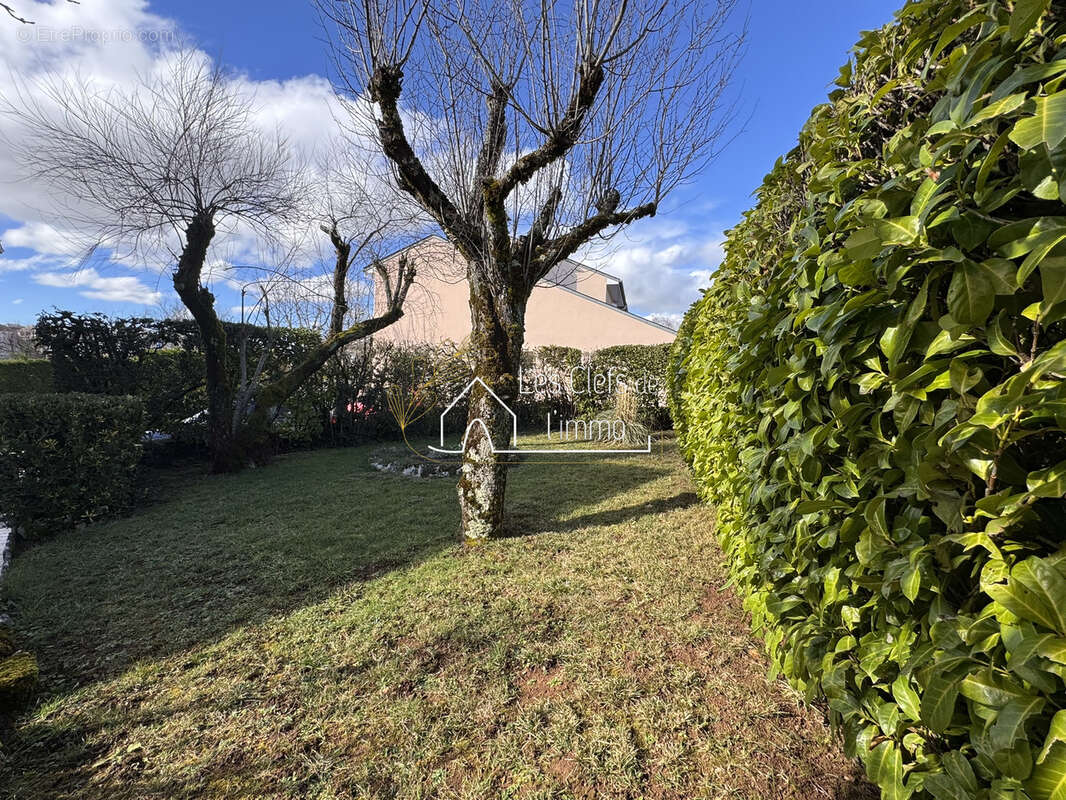 Maison à ONET-LE-CHATEAU