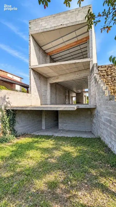 Immeuble Mont De Marsan 300 m2 avec parkings, jardin et cave. - photo 2