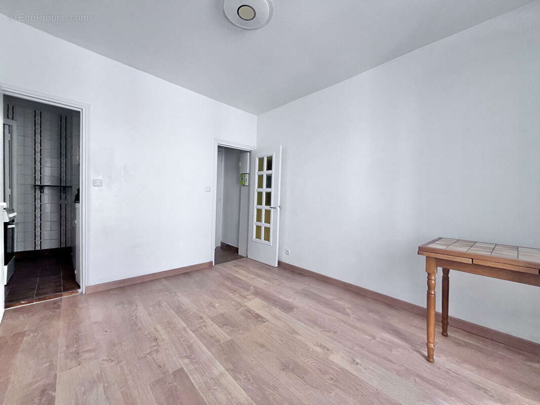 Appartement à PARIS-19E