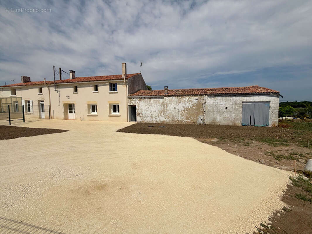 Maison à BALANZAC