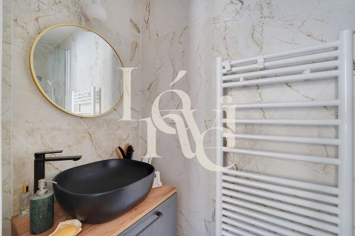 Appartement à PARIS-14E