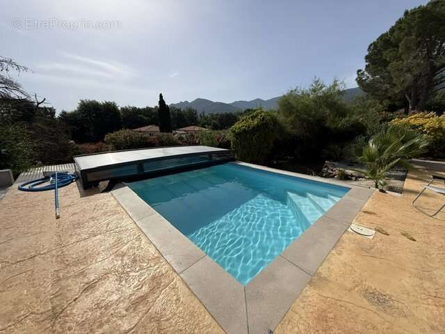 Maison à LAROQUE-DES-ALBERES