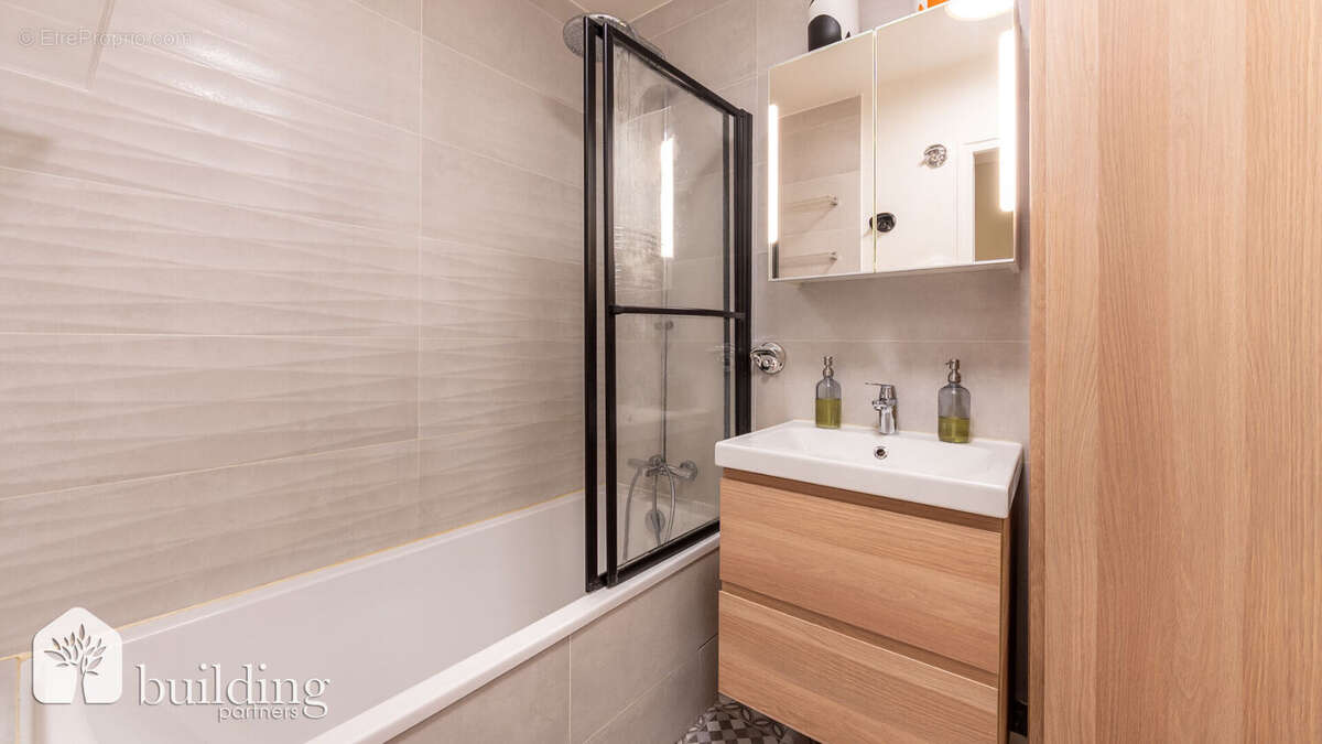 Appartement à COURBEVOIE