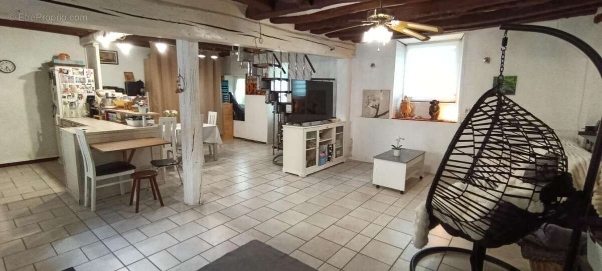 Maison à VARENNES-JARCY