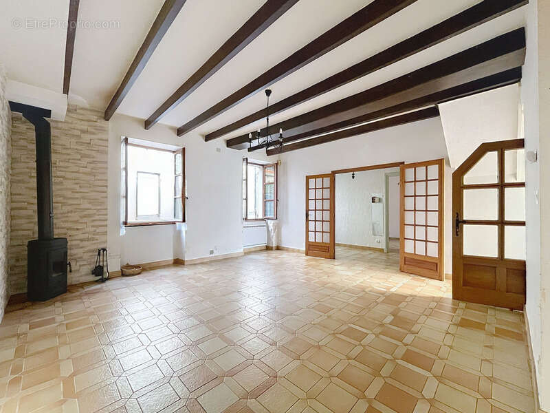Maison à SAINT-UZE