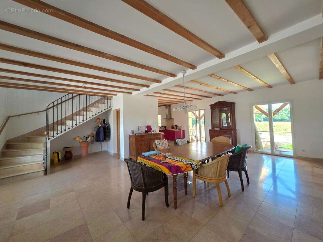 Maison à LESSARD-EN-BRESSE