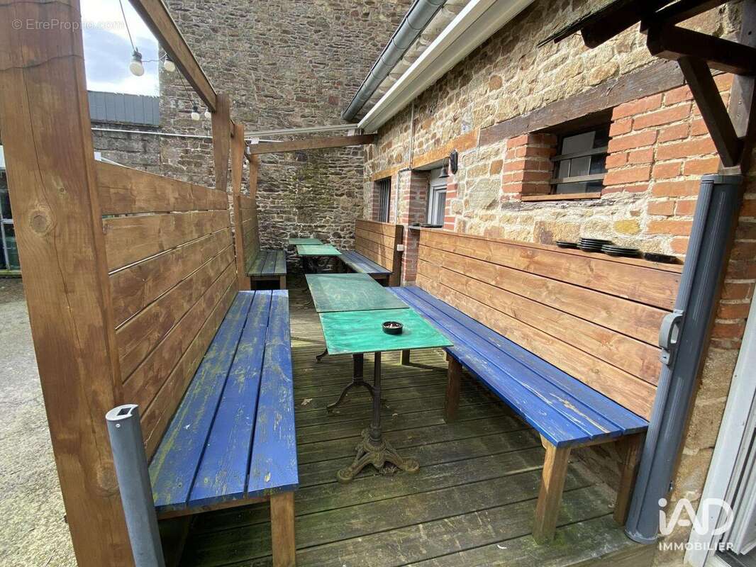 Photo 6 - Commerce à DOMALAIN