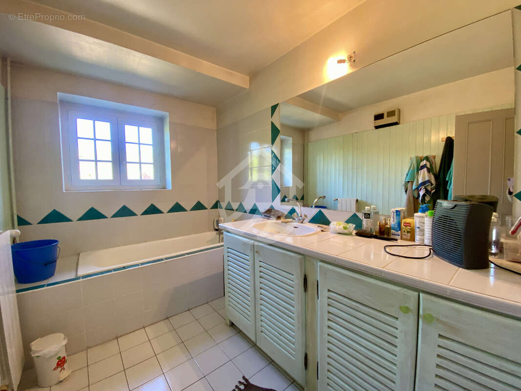 Maison à SAINT-GEORGES-LES-BAINS