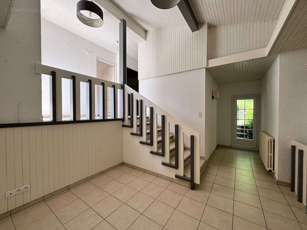 Maison à VETRAZ-MONTHOUX