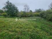 Terrain à SAINT-ASTIER