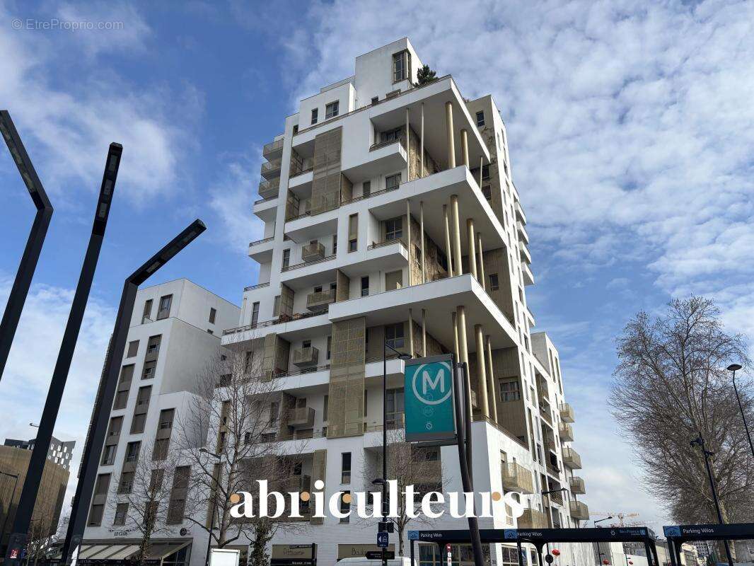 Appartement de caractère de 119 m² avec balcon et terrasse dans un Immeuble d’architecte à la vente à Aubervilliers (93300) - photo 10