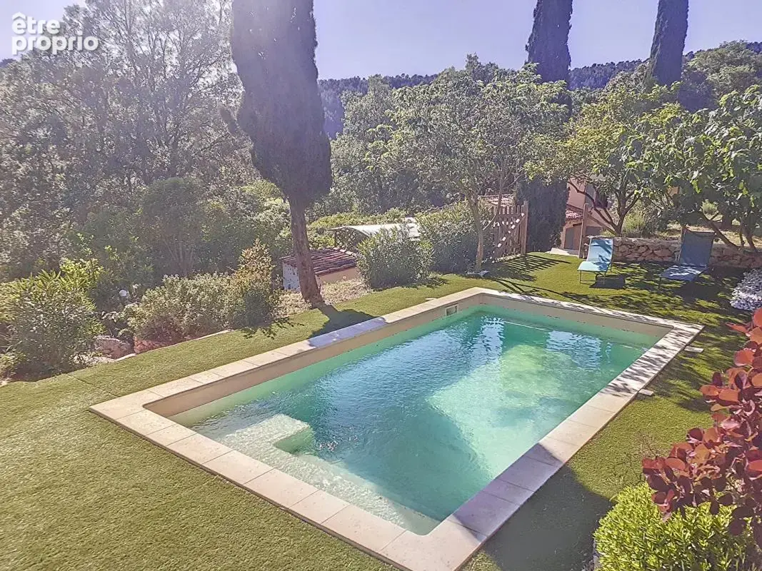 Villa sur 5689m²  de terrain avec vue exceptionnelle et piscine - La Roquebrussanne - photo 17