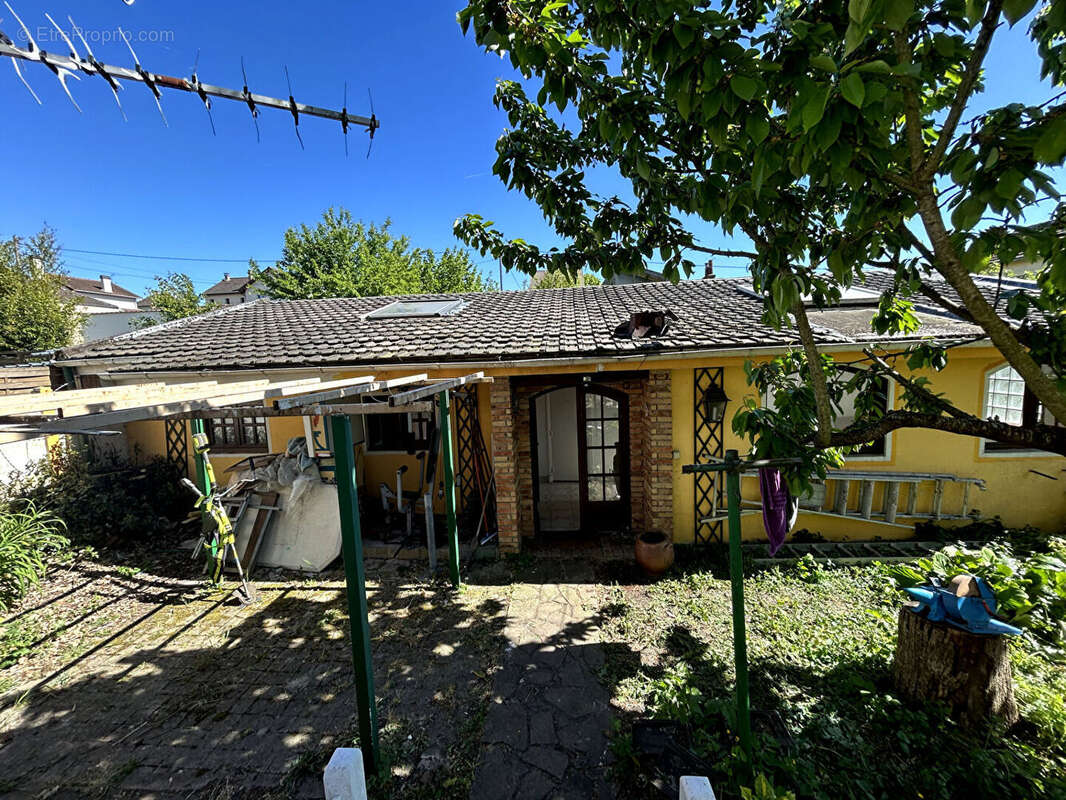 Maison à SARCELLES