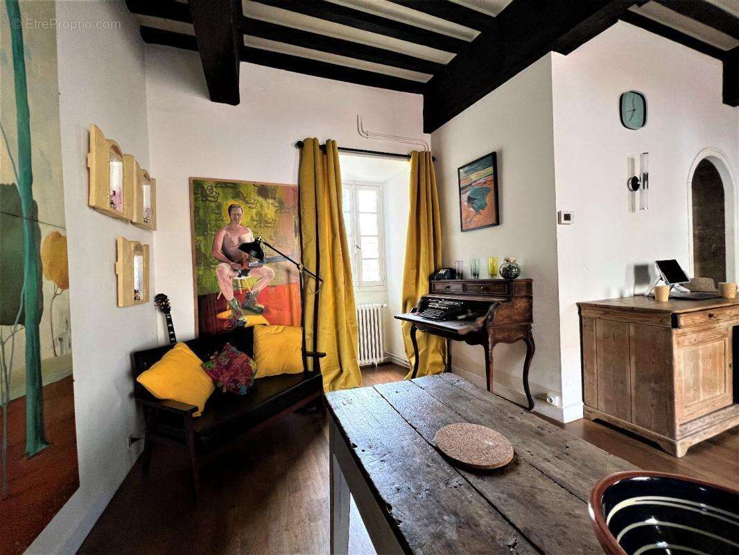 Maison à LACAPELLE-MARIVAL