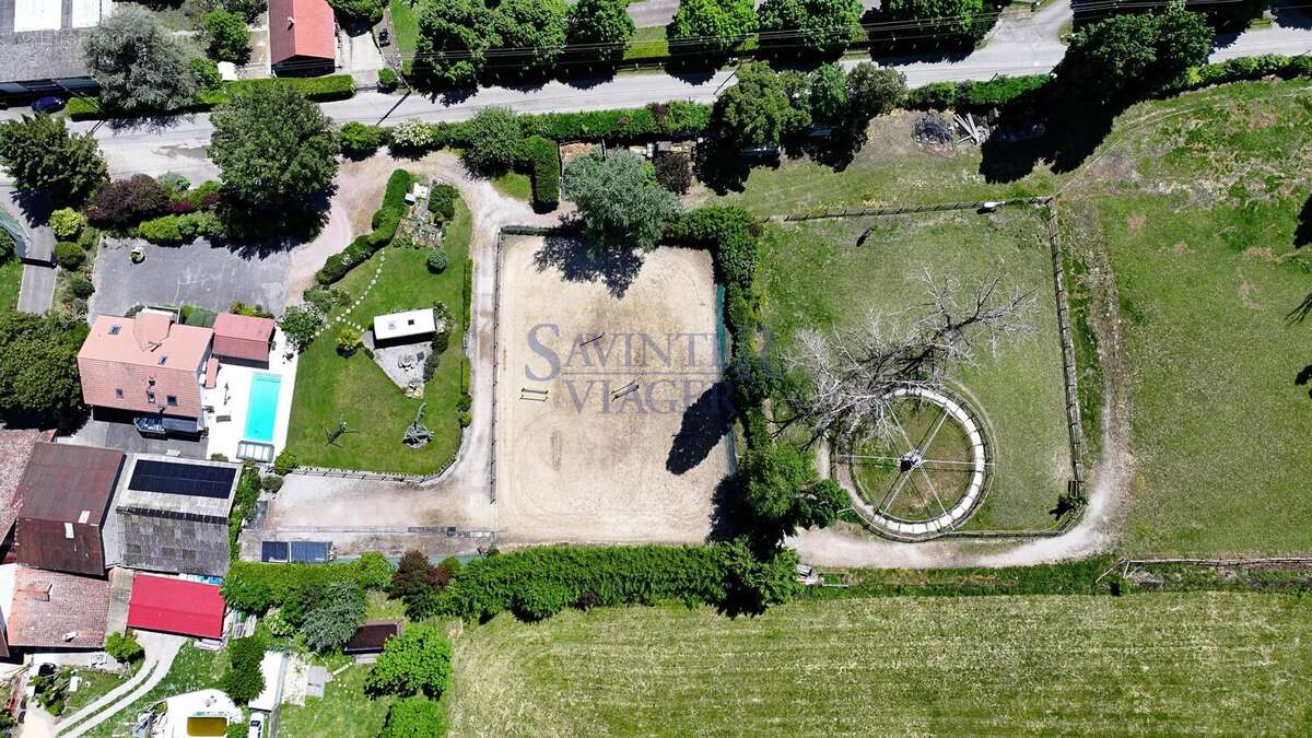 Demeure atypique avec installations équestres – Terrain de 16 832 m² - photo 19