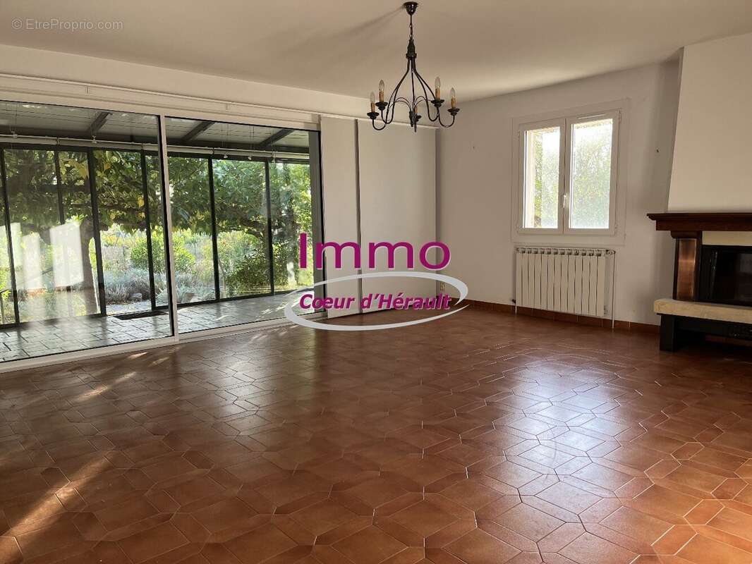 Maison à SAINT-BAUZILLE-DE-LA-SYLVE