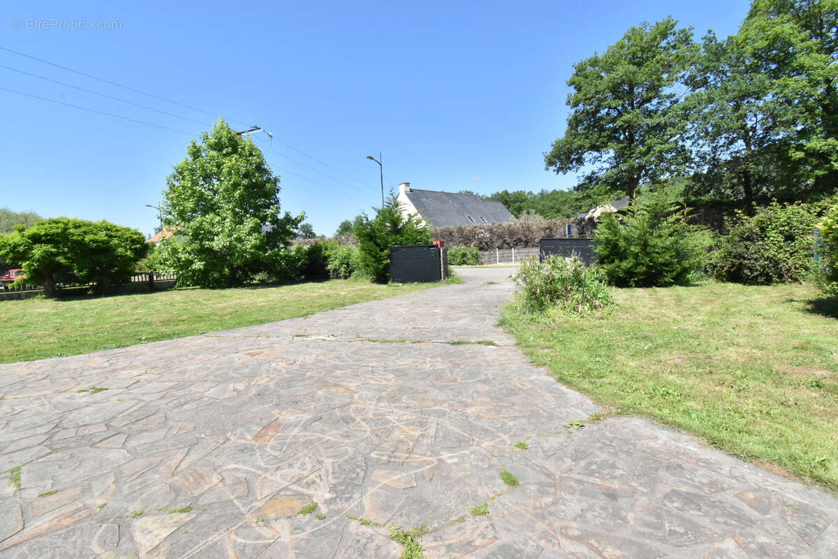 Maison à LA CHAPELLE-DES-MARAIS