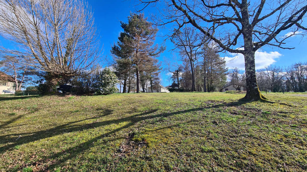 Terrain à BRIVE-LA-GAILLARDE