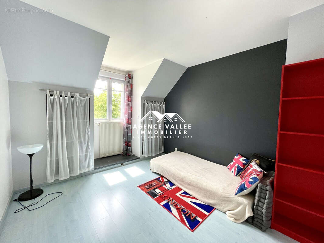 Maison à SAINT-PIERRE-DU-PERRAY