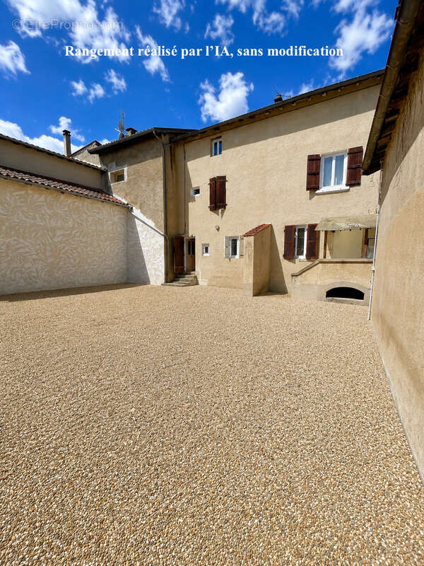 Maison à VILLIE-MORGON