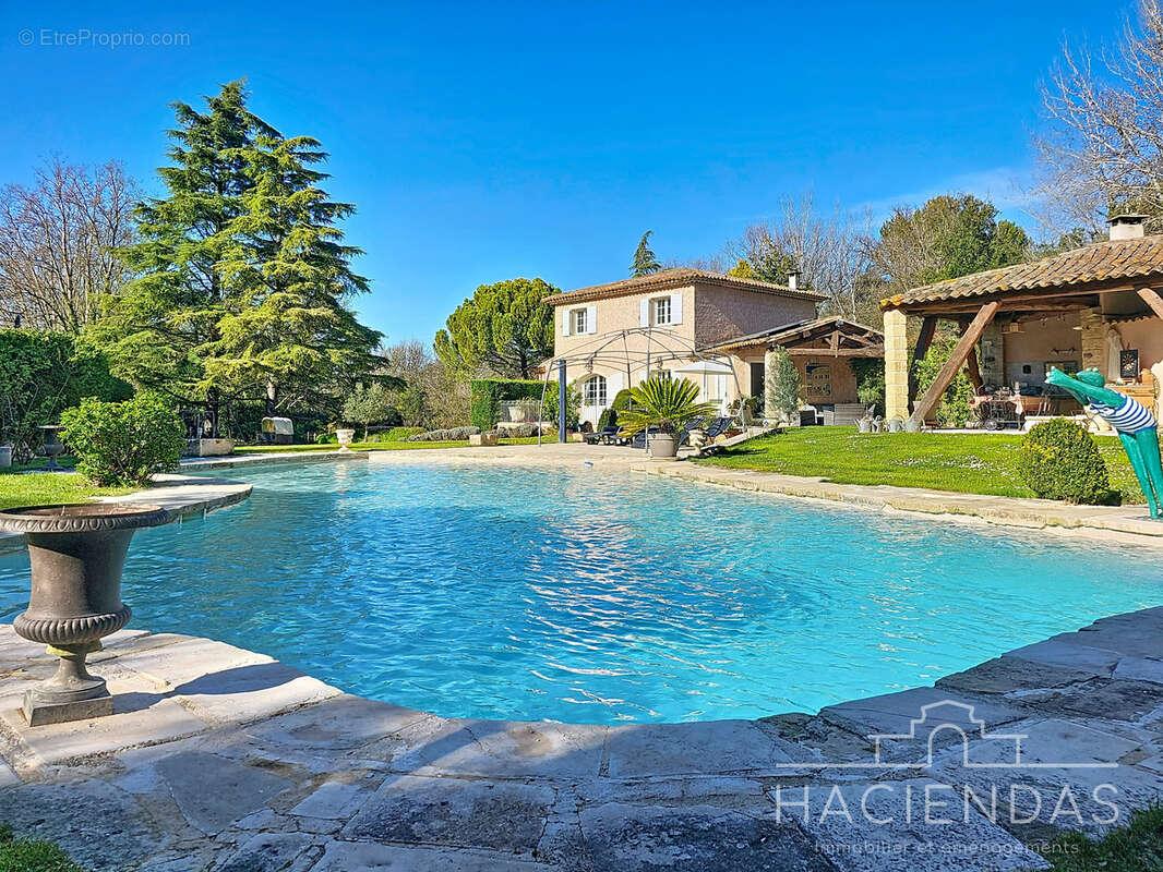 Maison à MEYRARGUES