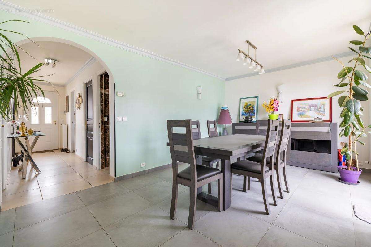 Maison à ORMESSON-SUR-MARNE