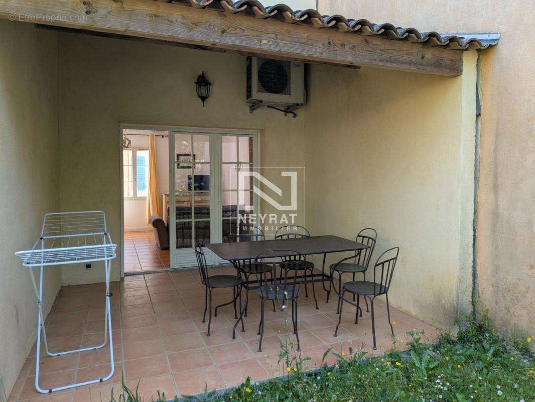 Fayence -  maisonnette t4 meublée en duplex avec jardin - photo 2